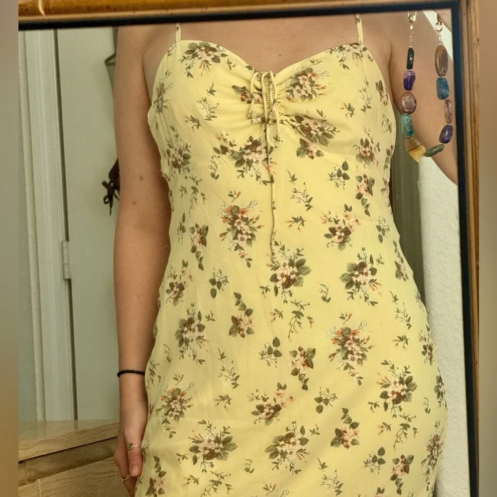 Yellow Floral Maxi Dress - Brand: Abercrombie & Fitch- size Medium